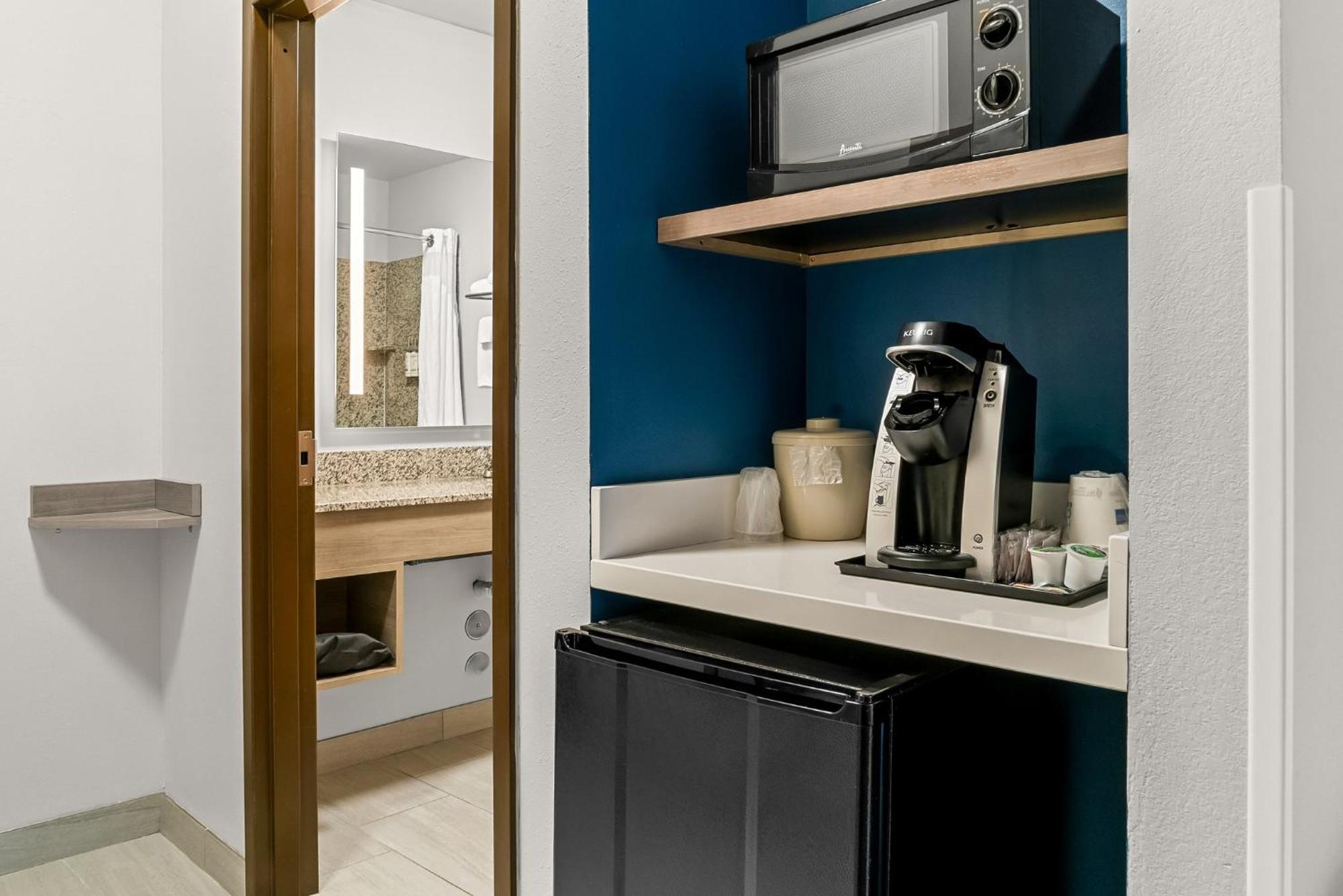 Holiday Inn Express & Suites Detroit - Novi By Ihg מראה חיצוני תמונה