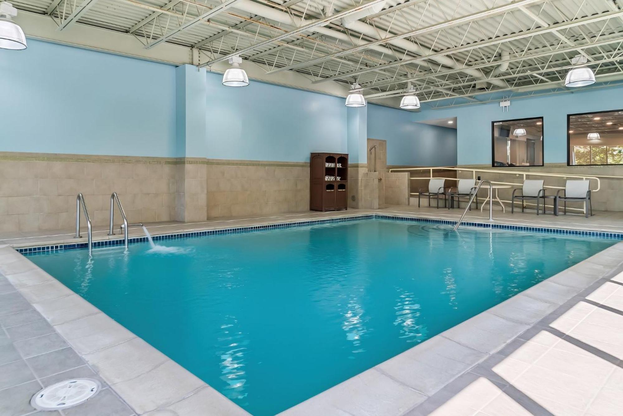 Holiday Inn Express & Suites Detroit - Novi By Ihg מראה חיצוני תמונה