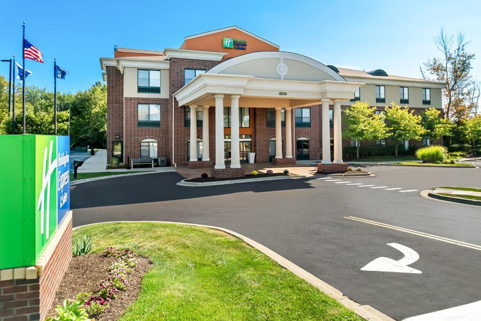 Holiday Inn Express & Suites Detroit - Novi By Ihg מראה חיצוני תמונה