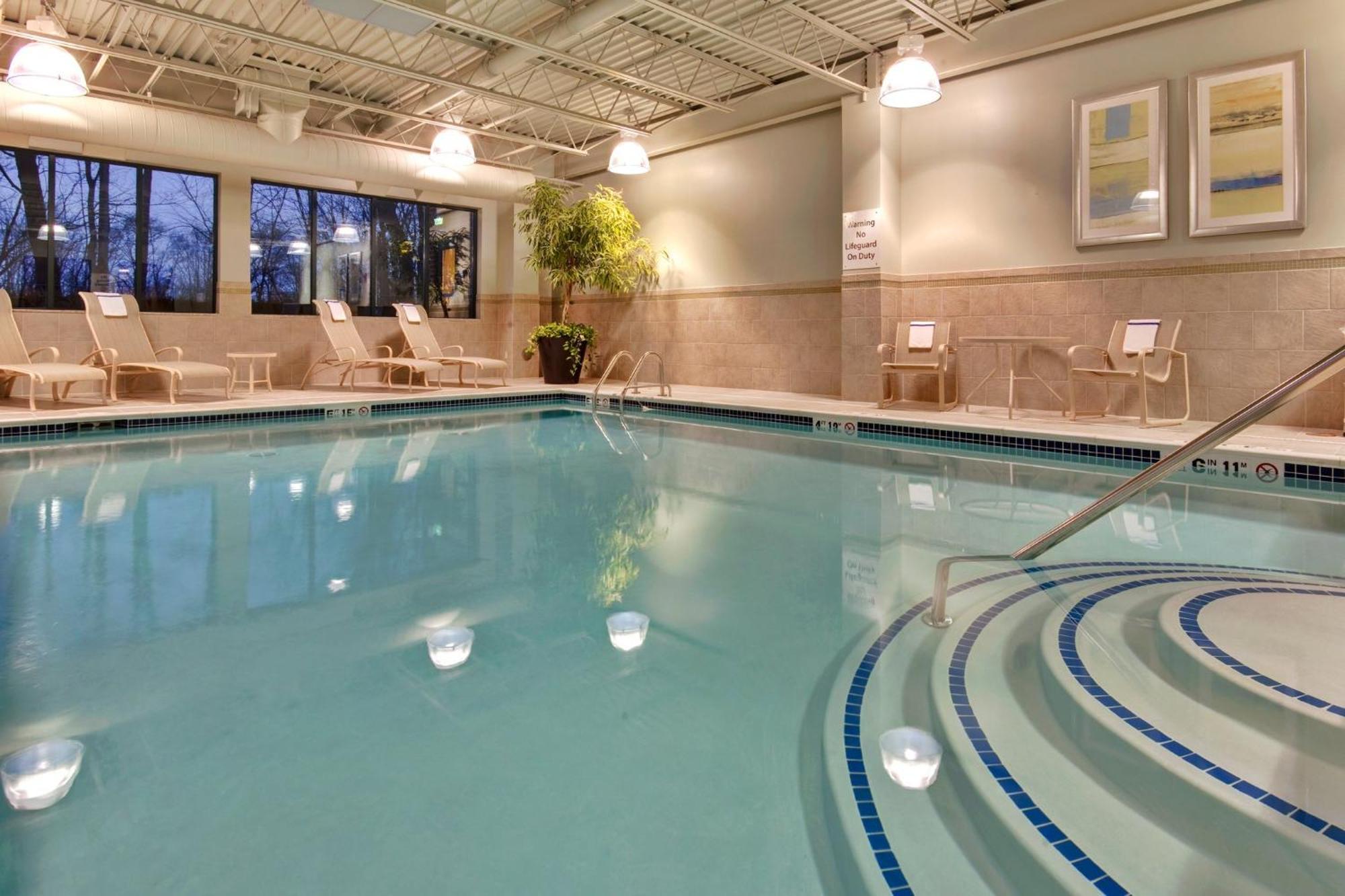 Holiday Inn Express & Suites Detroit - Novi By Ihg מראה חיצוני תמונה