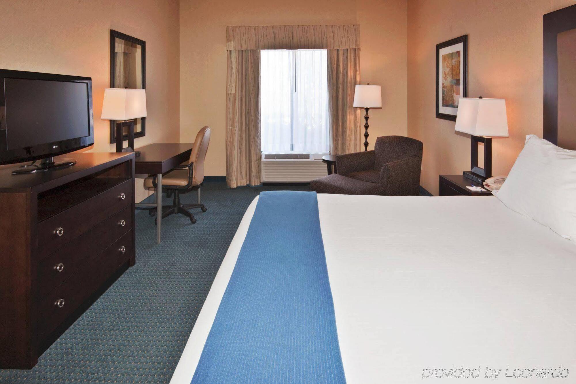 Holiday Inn Express & Suites Detroit - Novi By Ihg מראה חיצוני תמונה